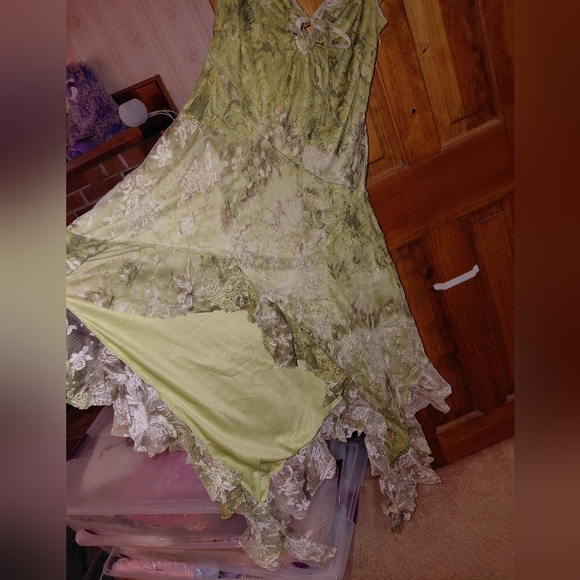 UO Hyacinth Green Ruffled Lace Spliced Midi Dress - Picture 8 of 16